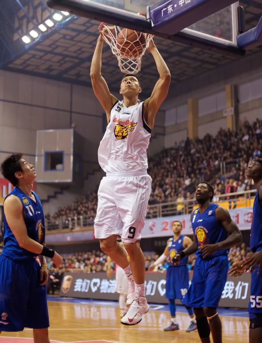 包含天津队险胜公牛，易建联扛起全队的词条